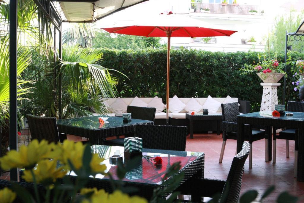 Hotel Los Globos Sitges Dış mekan fotoğraf